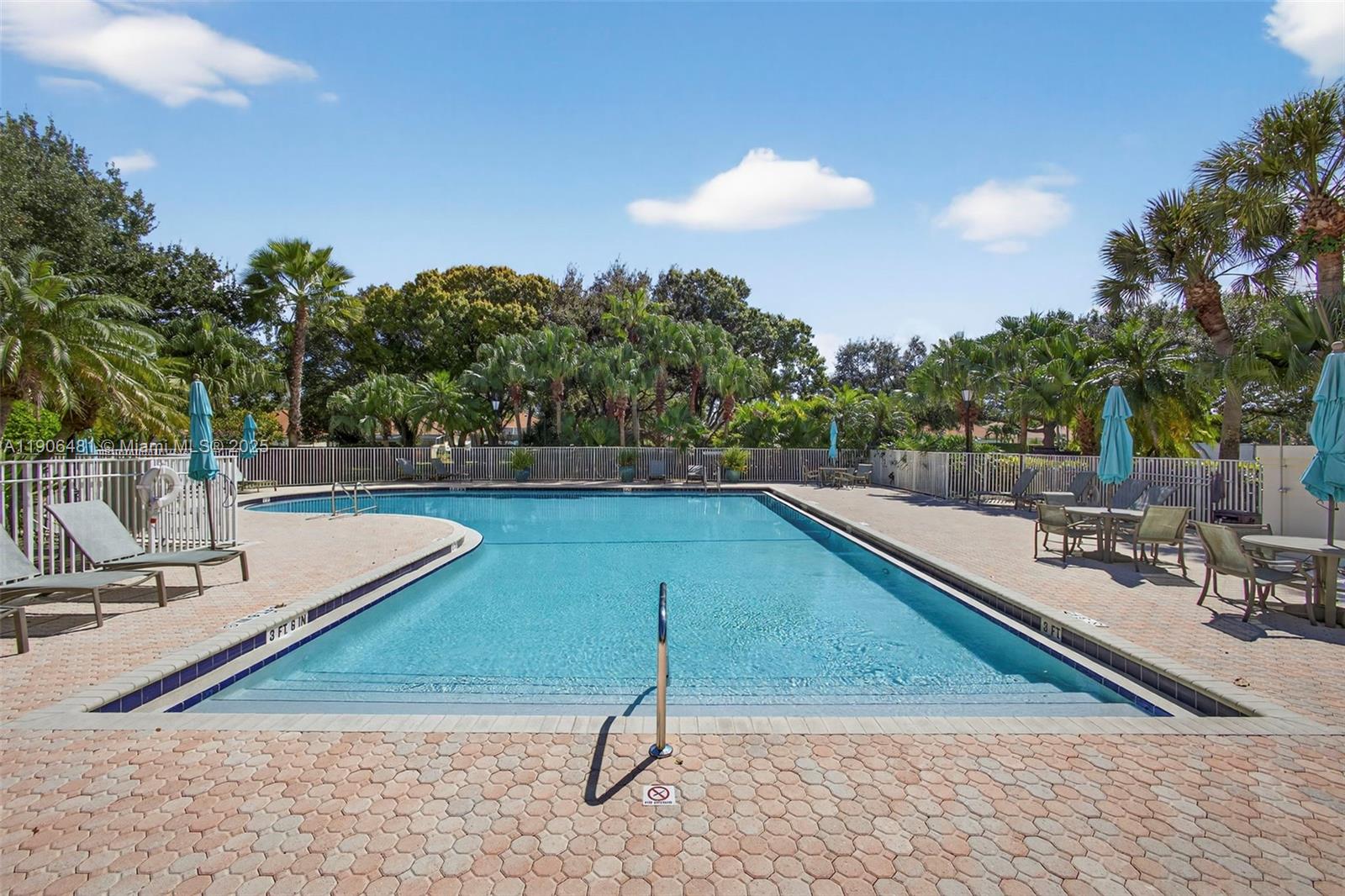 OAKS OAKS EAST 4 - Residential