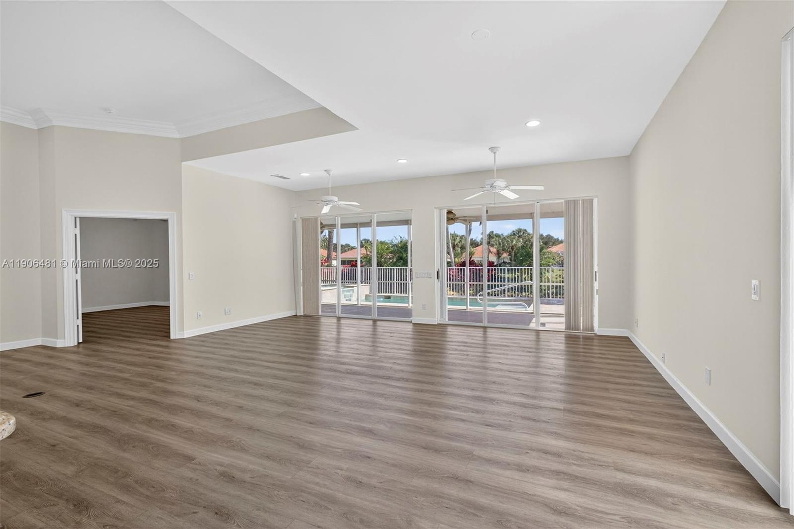 OAKS OAKS EAST 4 - Residential