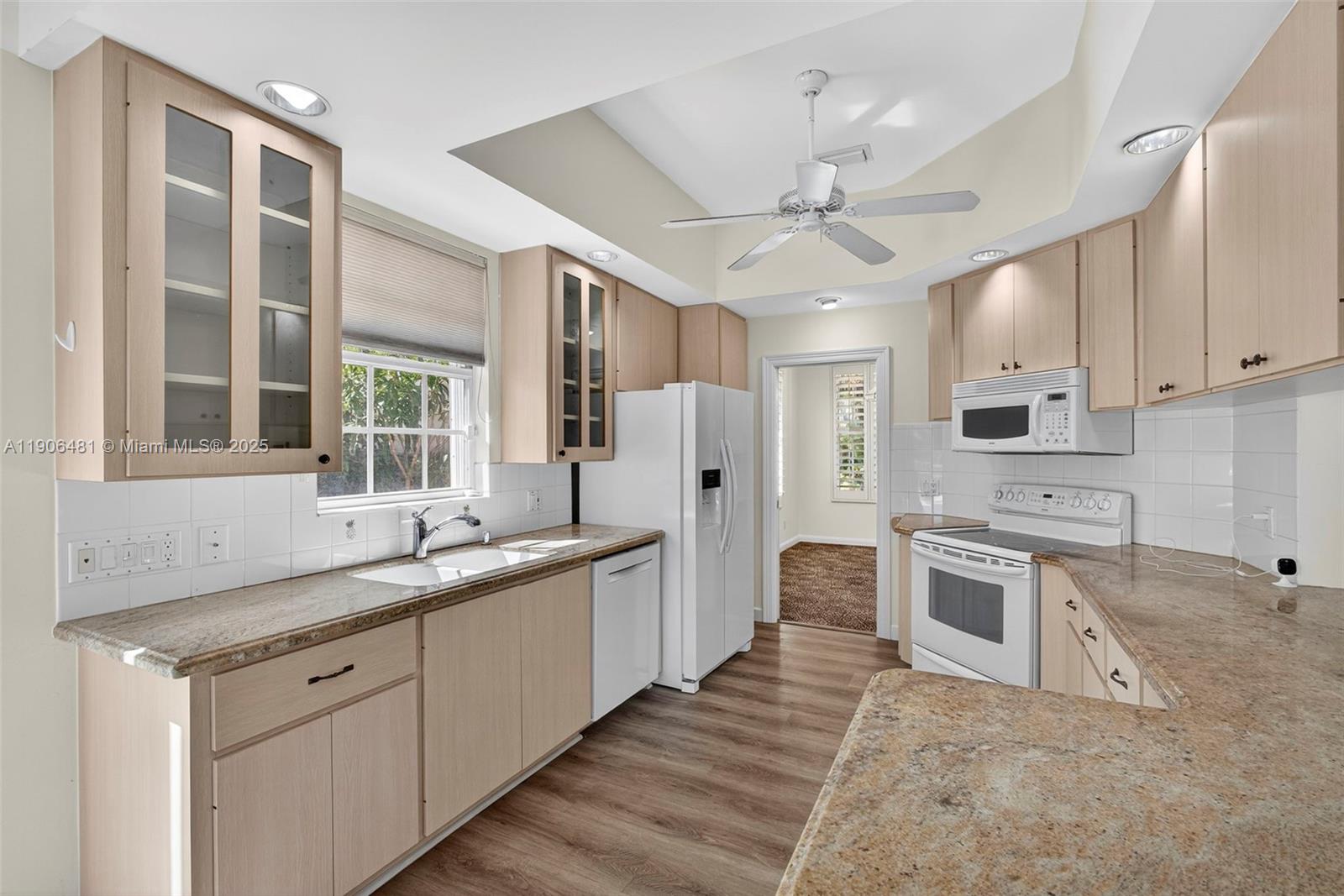 OAKS OAKS EAST 4 - Residential