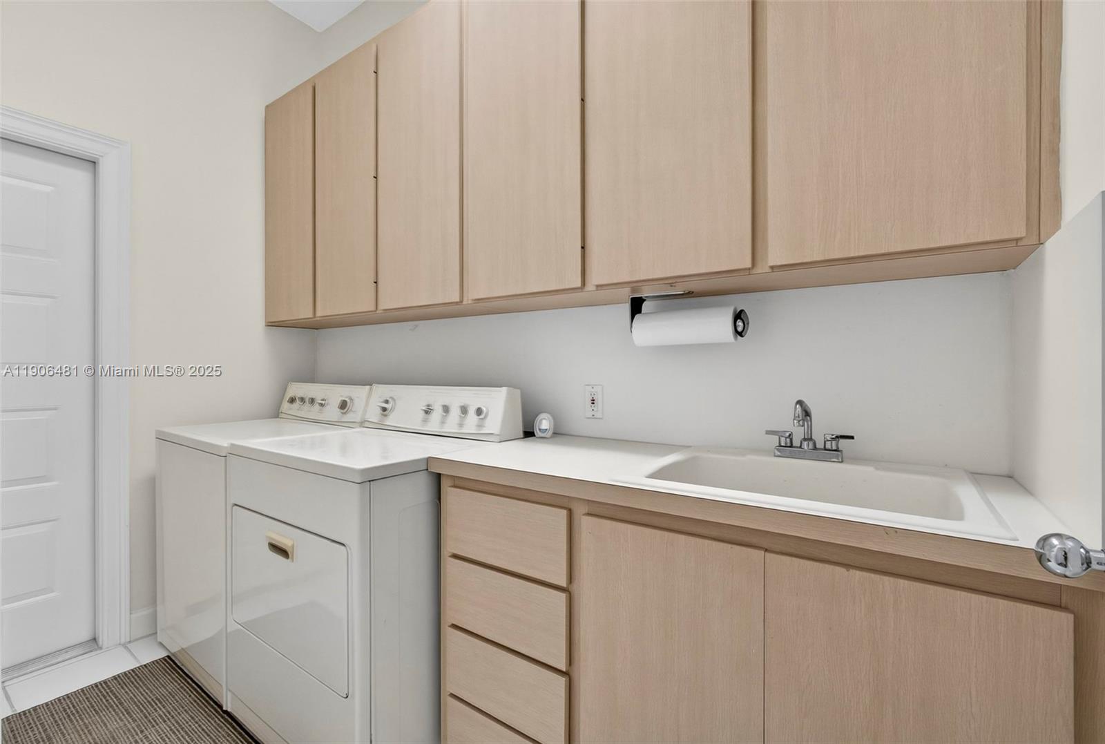 OAKS OAKS EAST 4 - Residential