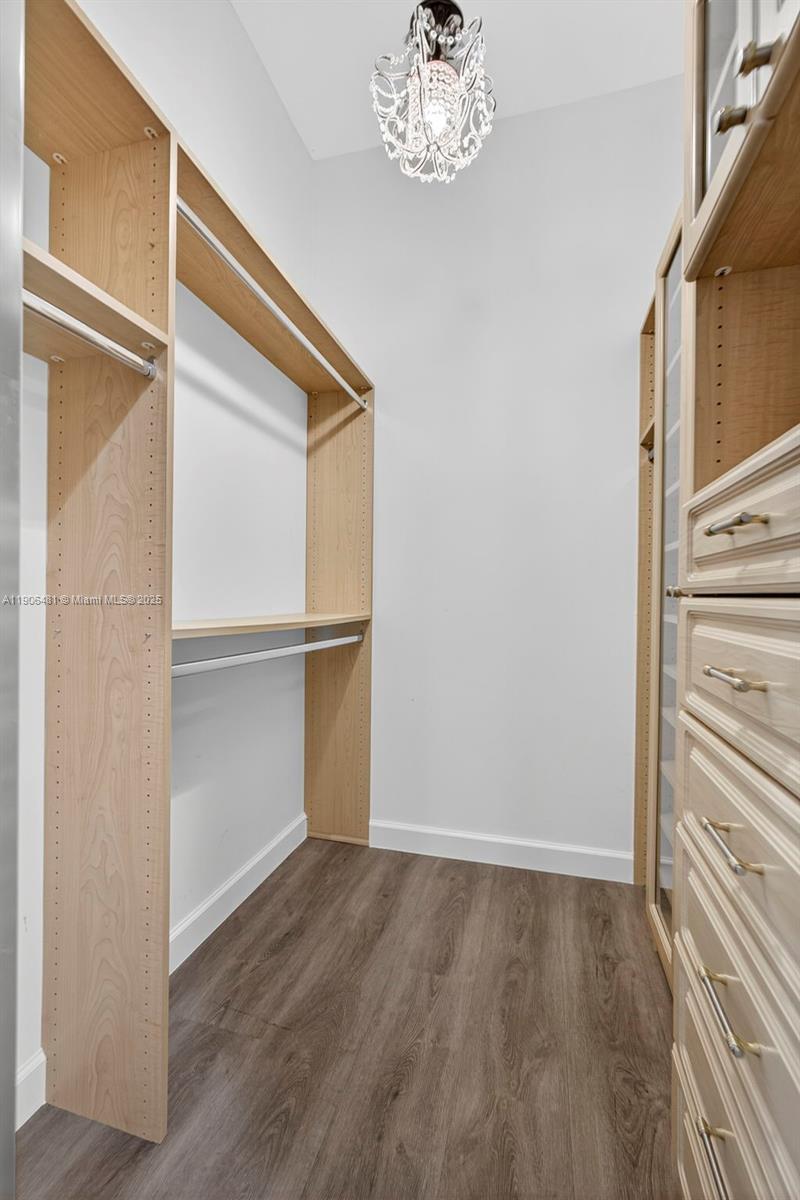 OAKS OAKS EAST 4 - Residential