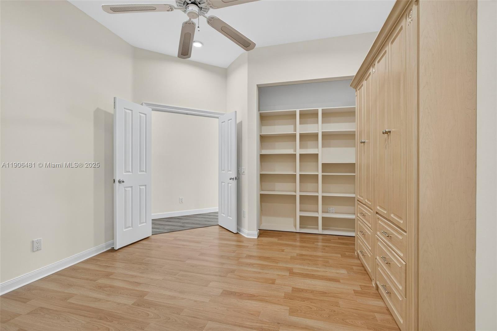 OAKS OAKS EAST 4 - Residential