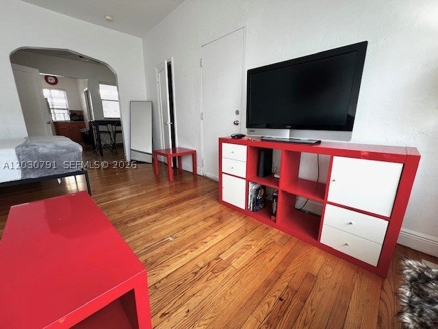 601 7th St 4