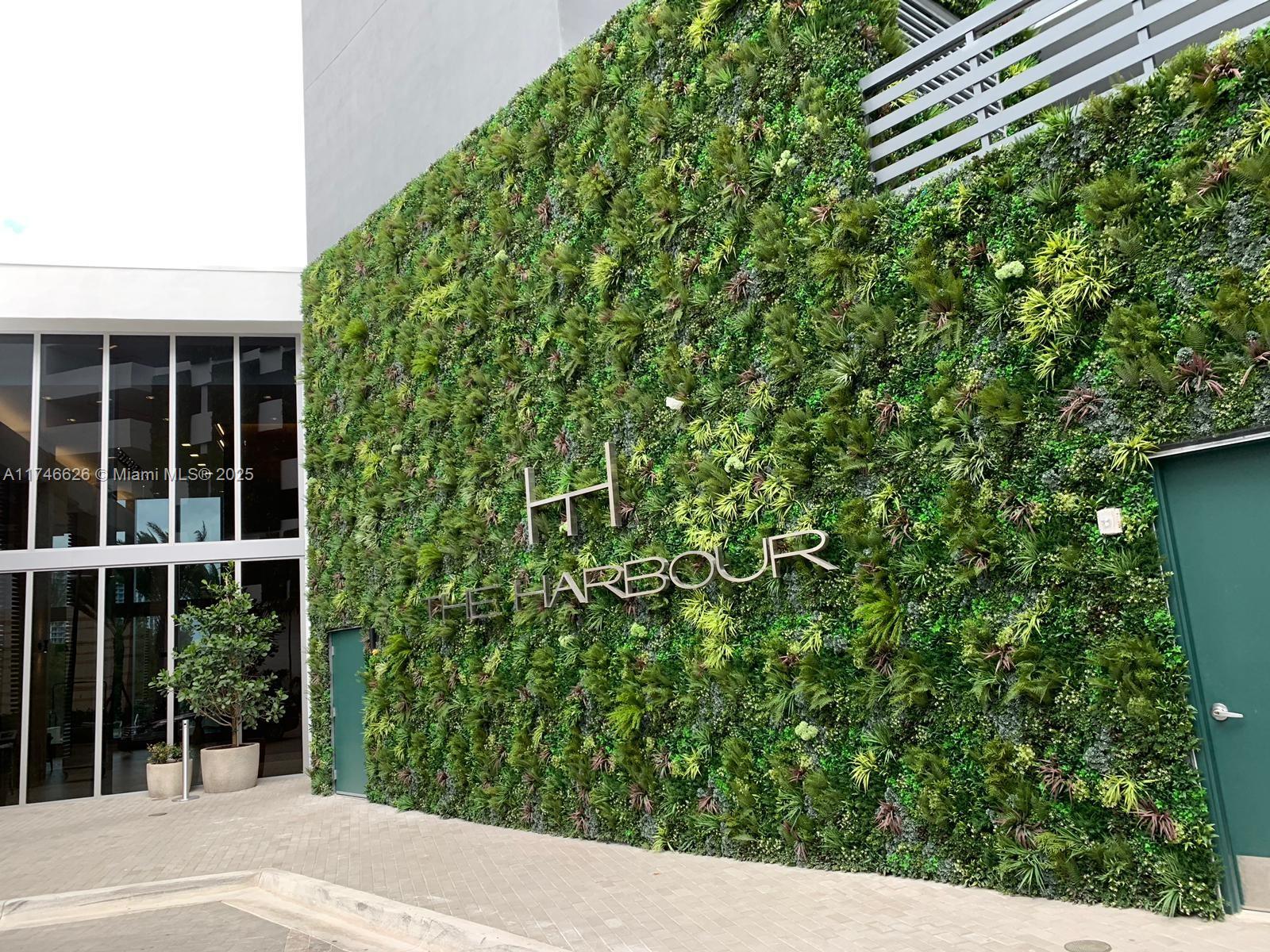 THE HARBOUR North - Residential Lease