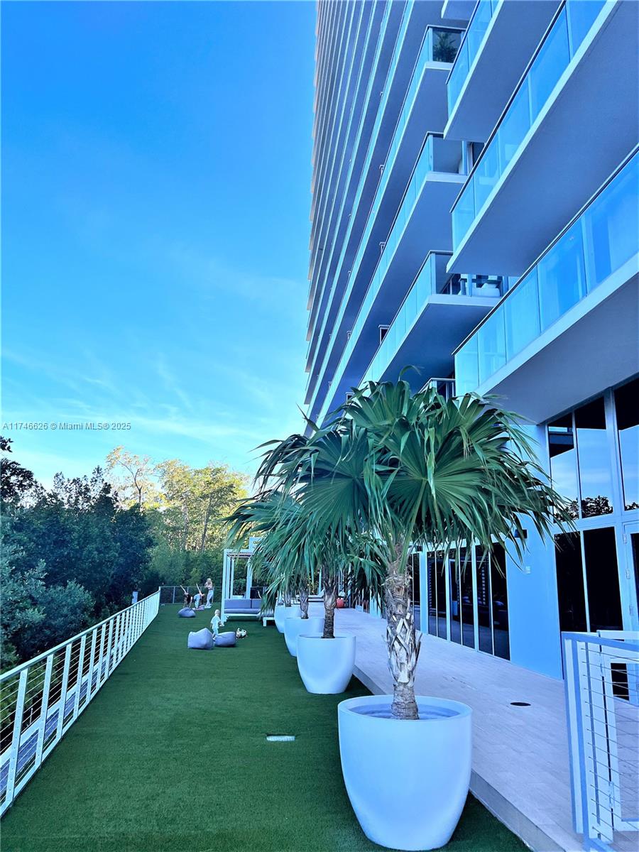 THE HARBOUR North - Residential Lease