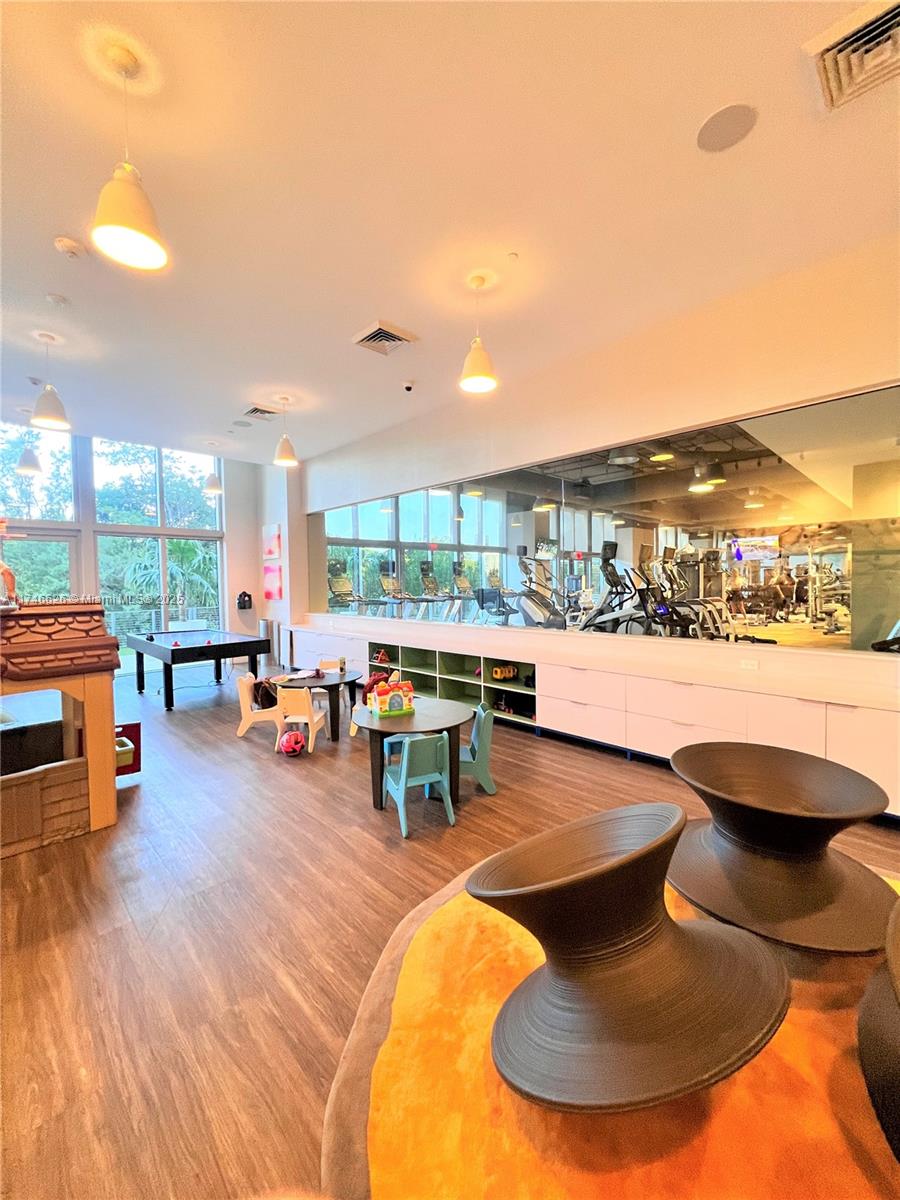 THE HARBOUR North - Residential Lease