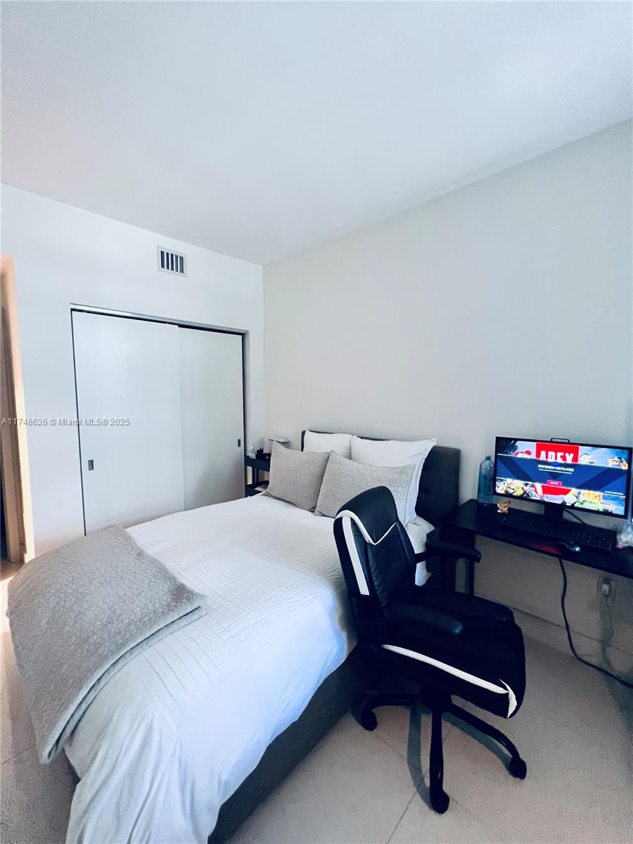 THE HARBOUR North - Residential Lease