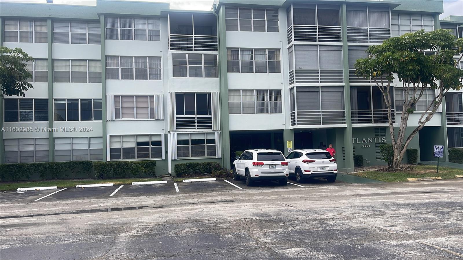 Property for Sale at 2771 Taft St 302, Hollywood, Broward County, Florida - Bedrooms: 1 
Bathrooms: 1  - $200,000