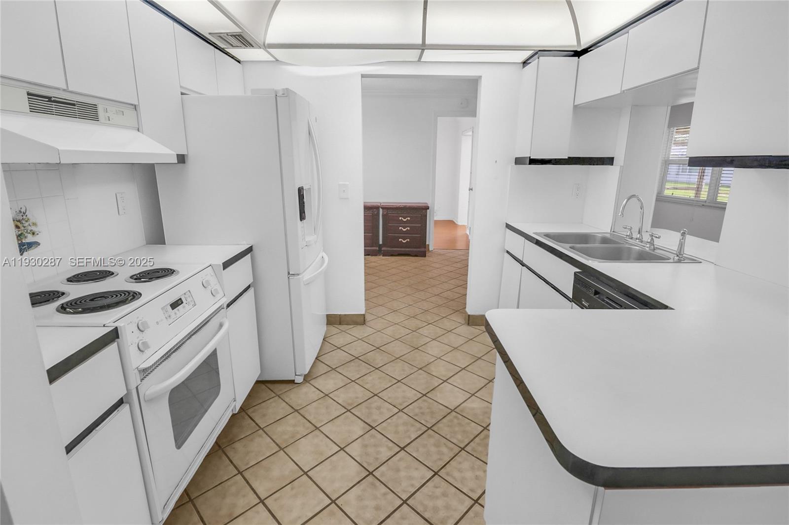 LAUDERDALE WEST 2 SEC - Residential