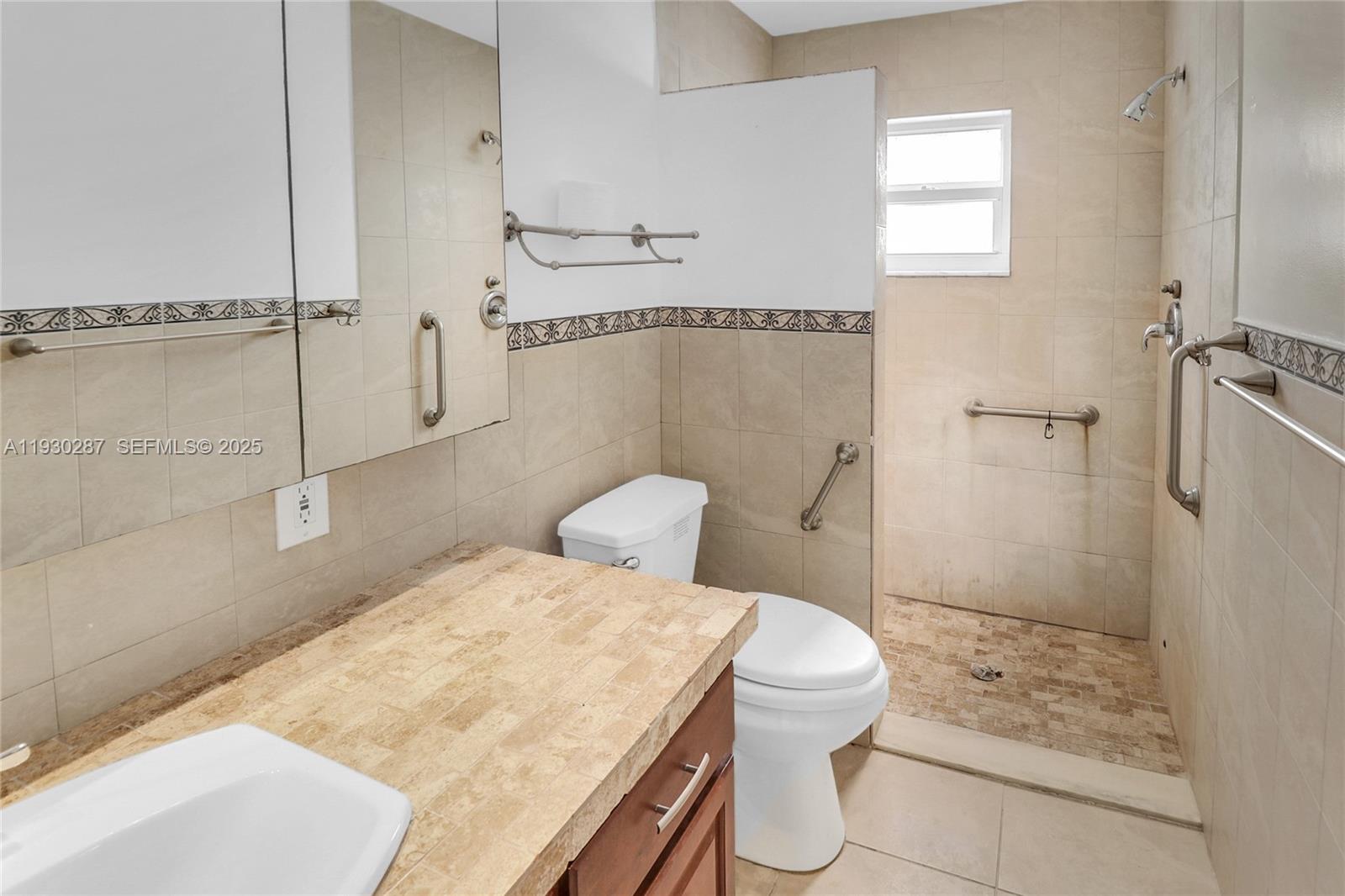 LAUDERDALE WEST 2 SEC - Residential