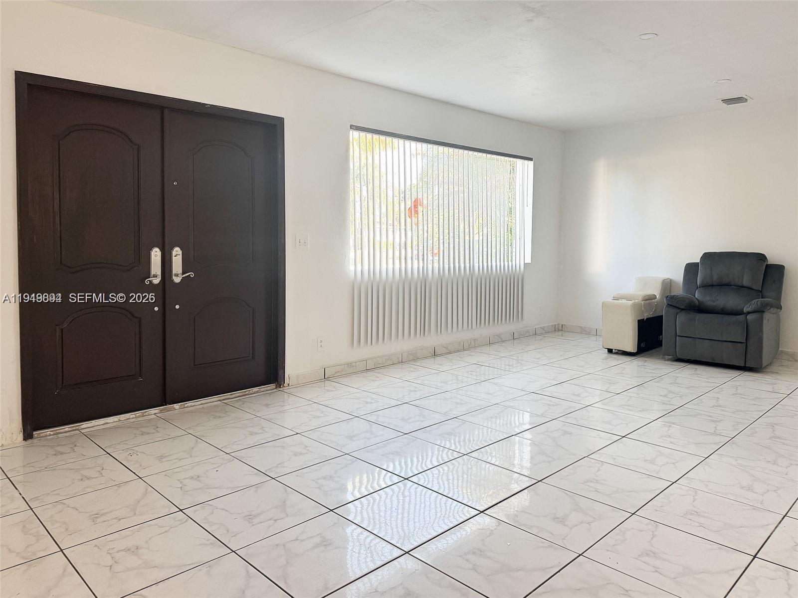 View photos, virtual tours, details... 1714 N 41st Ave