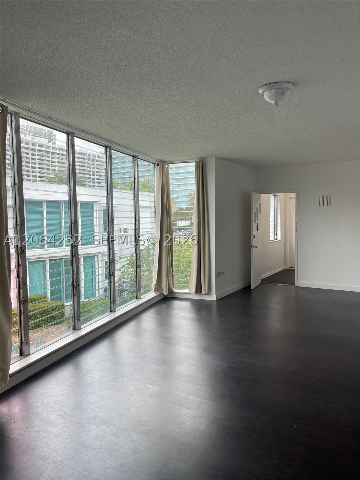 10178 Collins Ave 202