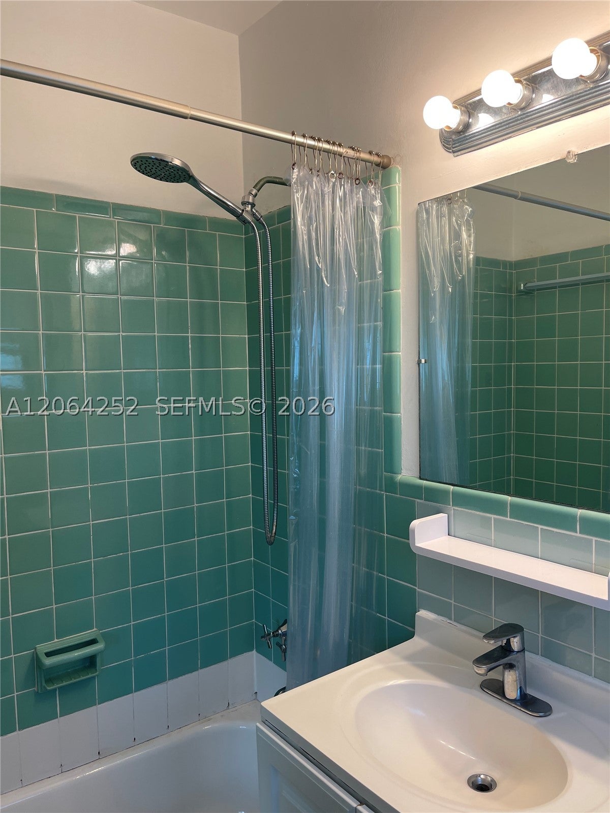 10178 Collins Ave 202