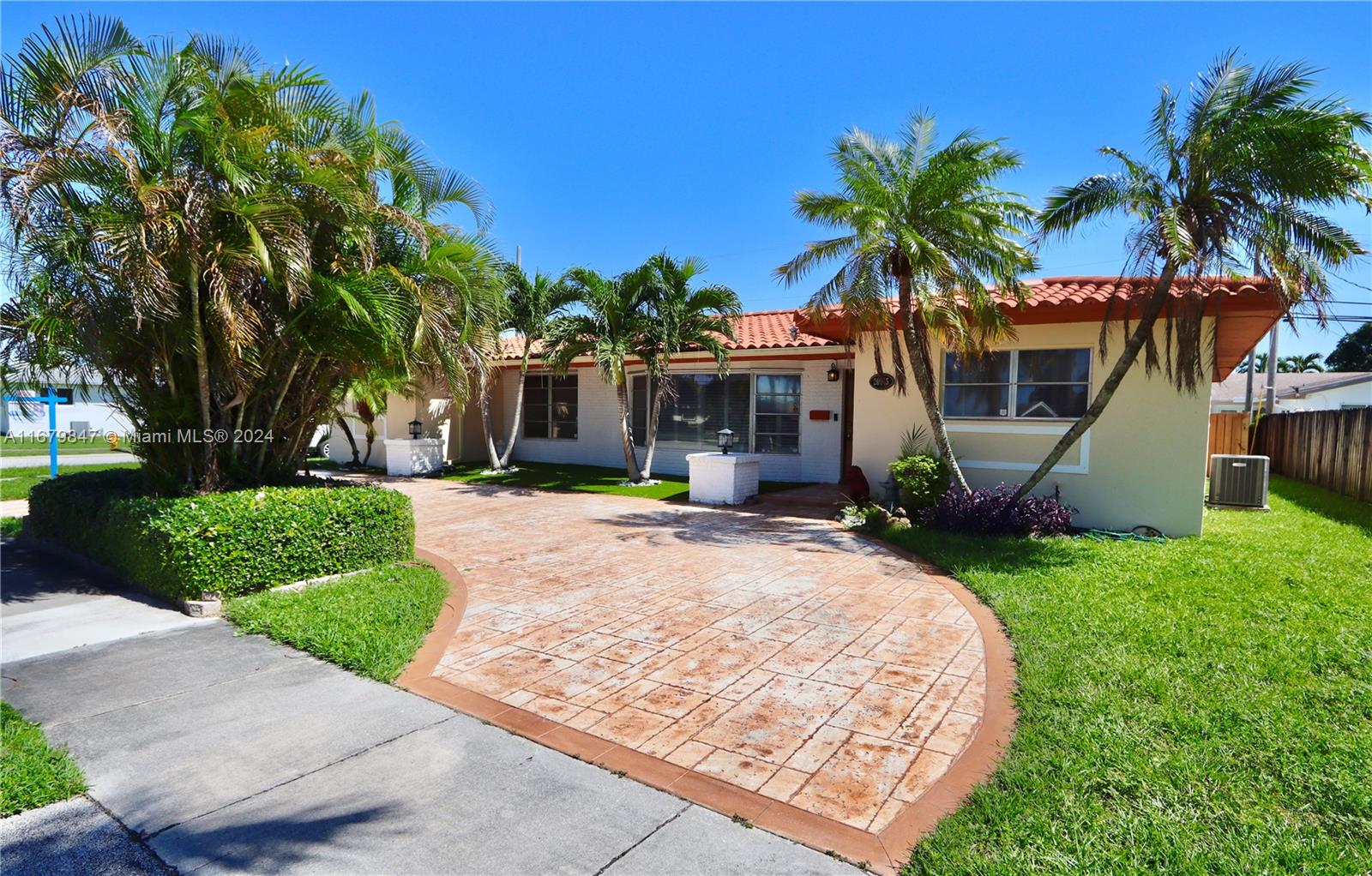 20615 Highland Lakes Blvd, Miami, Broward County, Florida - 4 Bedrooms  
3 Bathrooms - 