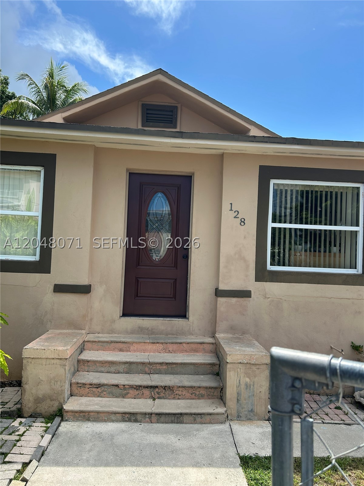 128 SW 11th Ave