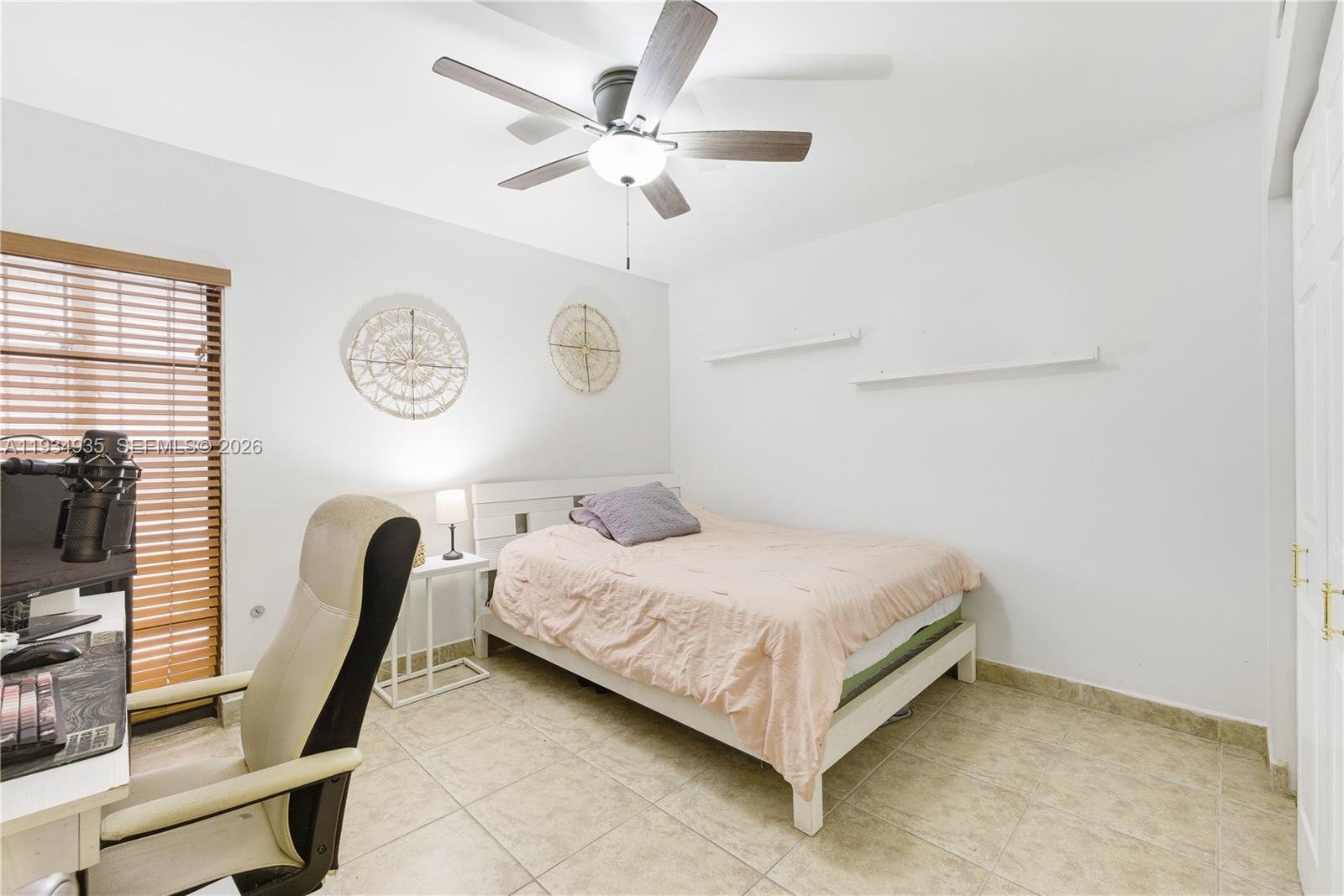 MIAMI LAKES WINDMILL GATE - Residential