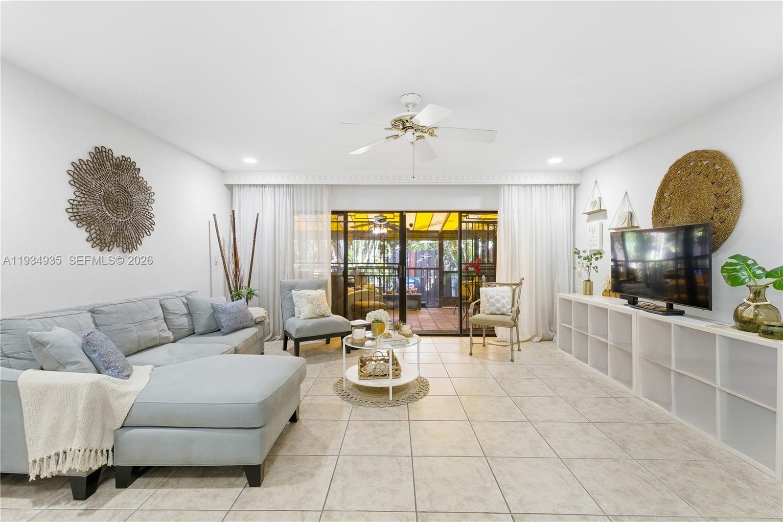 MIAMI LAKES WINDMILL GATE - Residential