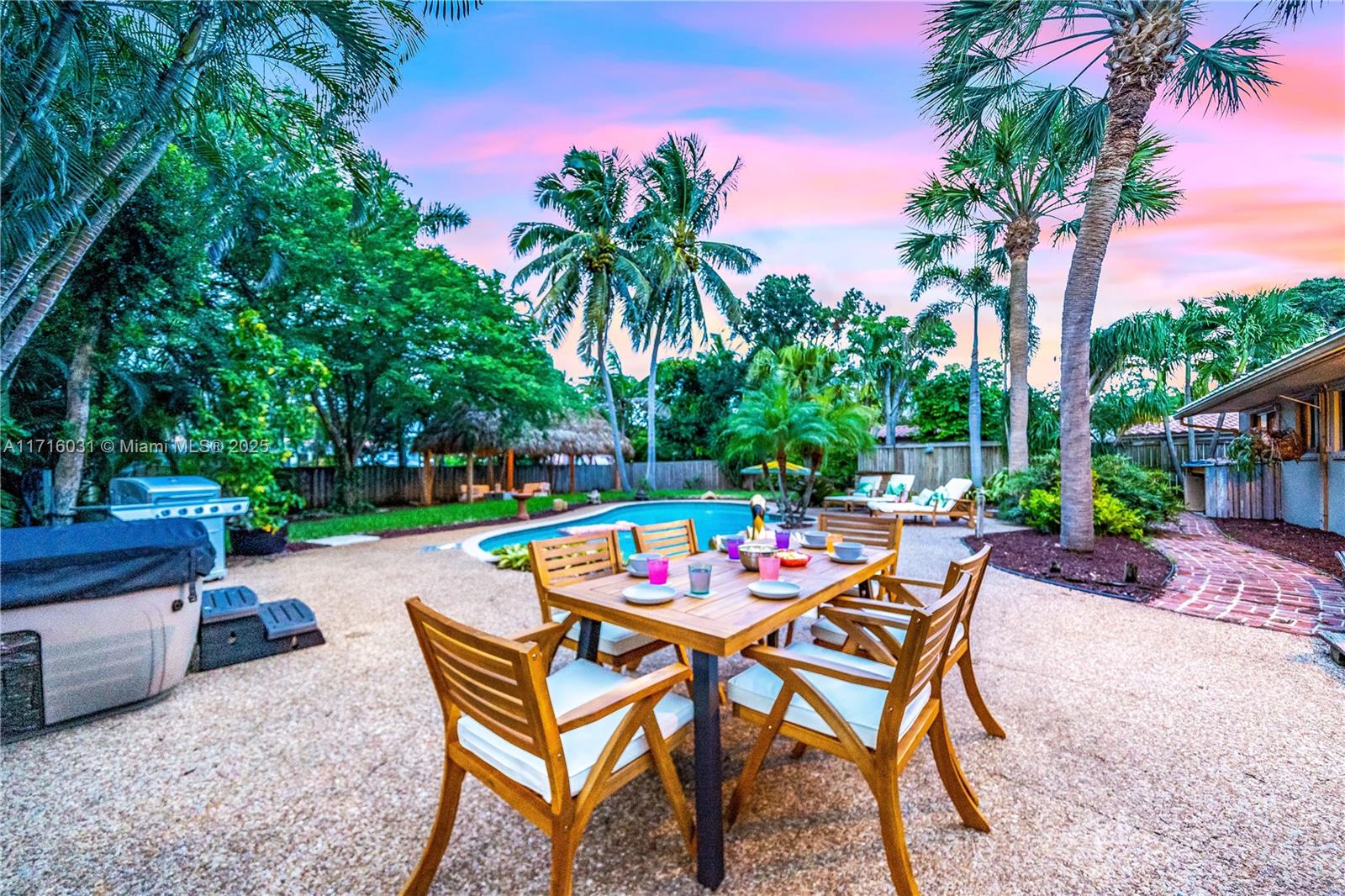OAKLAND PARK SECOND ADD - Residential