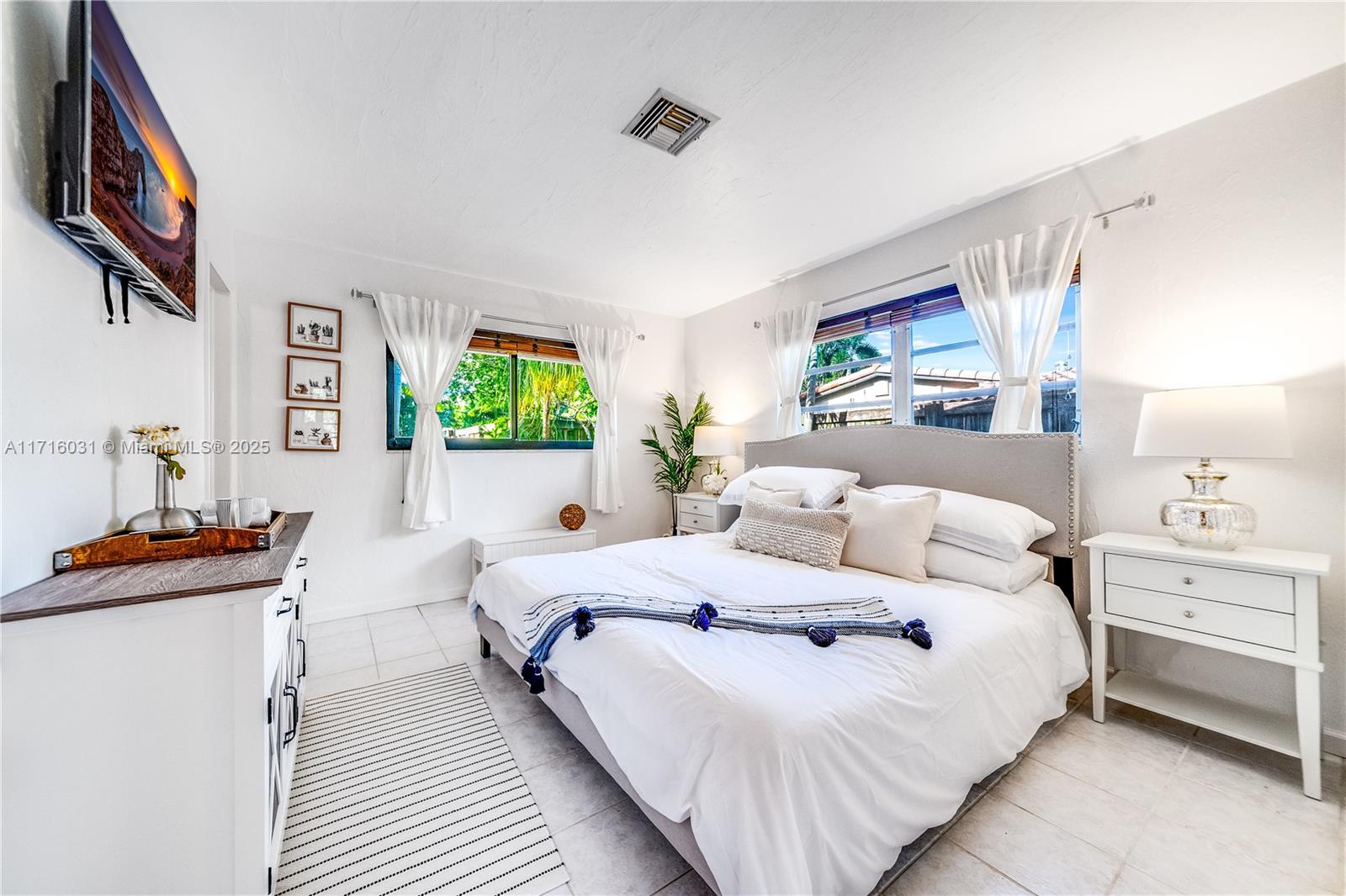 OAKLAND PARK SECOND ADD - Residential
