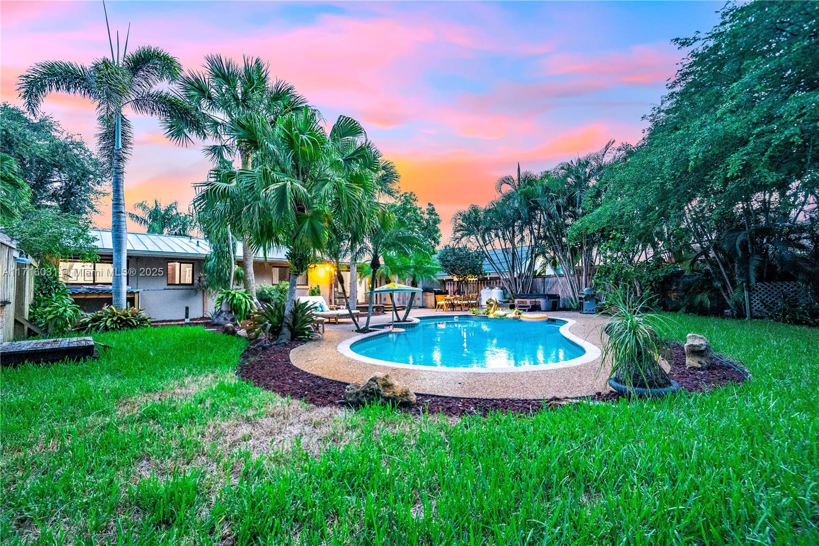 OAKLAND PARK SECOND ADD - Residential