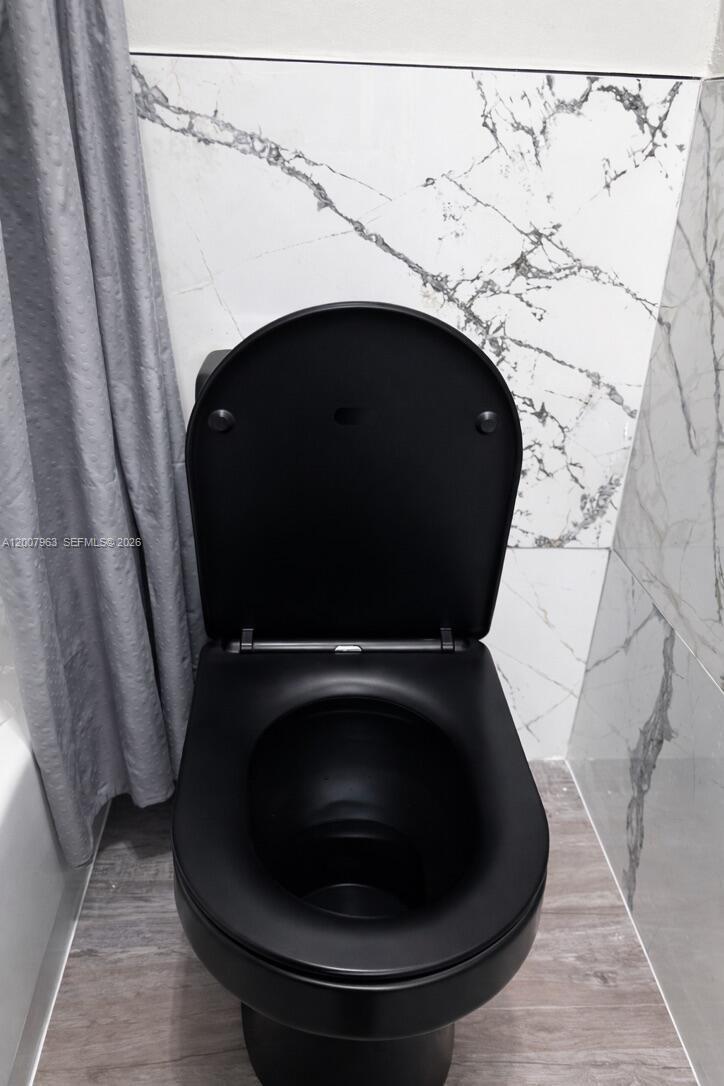 VILLA GRANDE CONDO - Residential