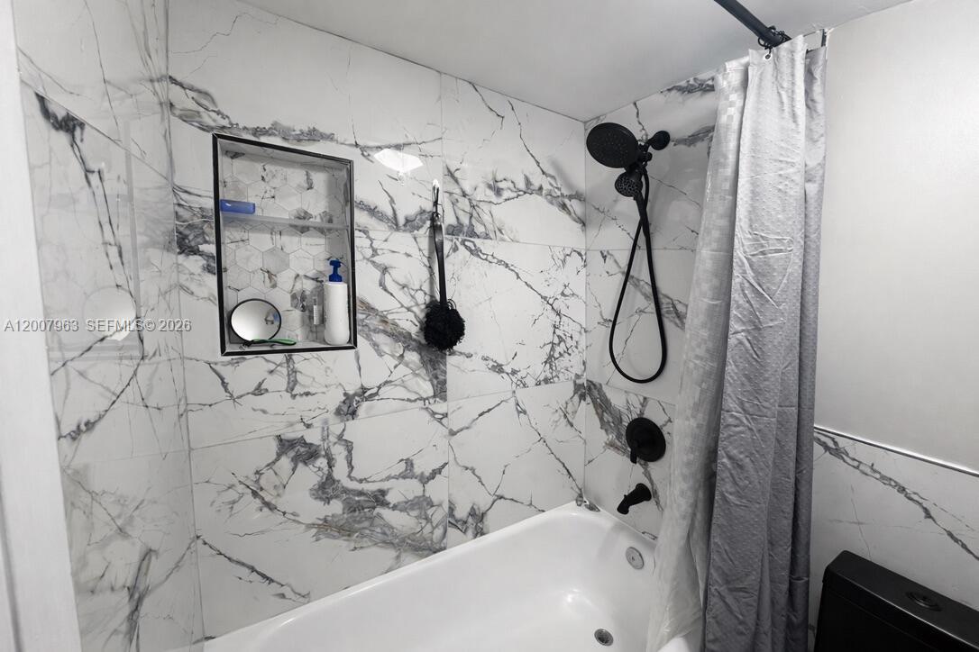 VILLA GRANDE CONDO - Residential