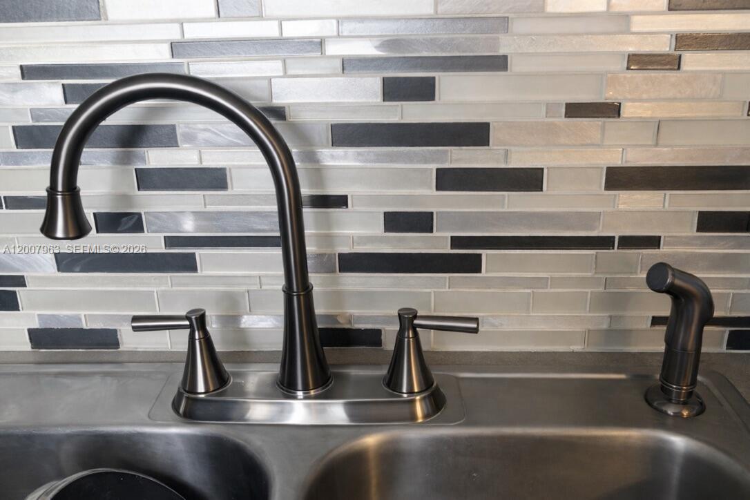 VILLA GRANDE CONDO - Residential