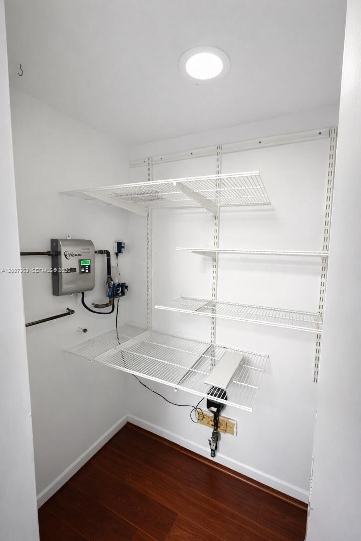 VILLA GRANDE CONDO - Residential