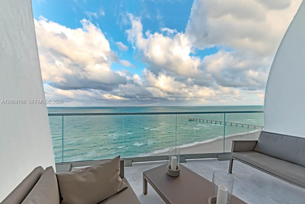 JADE SIGNATURE CONDO - Residential