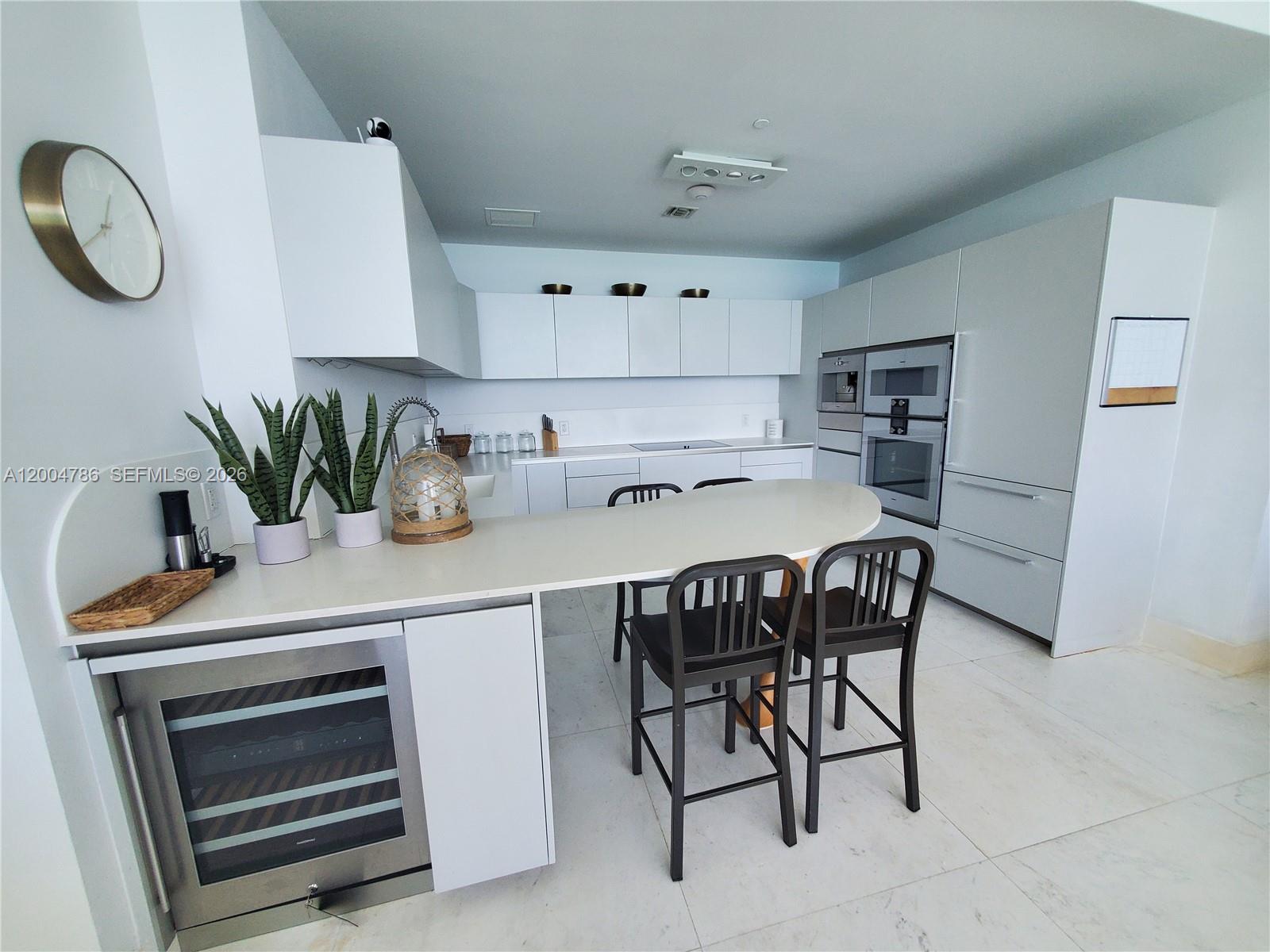 JADE SIGNATURE CONDO - Residential