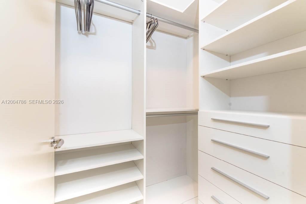 JADE SIGNATURE CONDO - Residential
