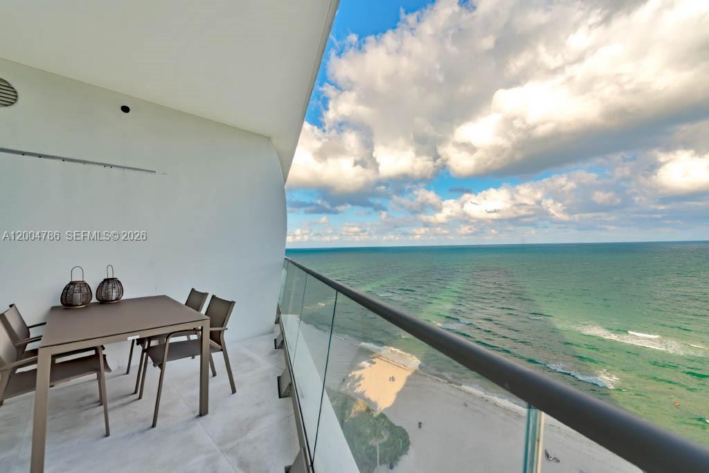 JADE SIGNATURE CONDO - Residential