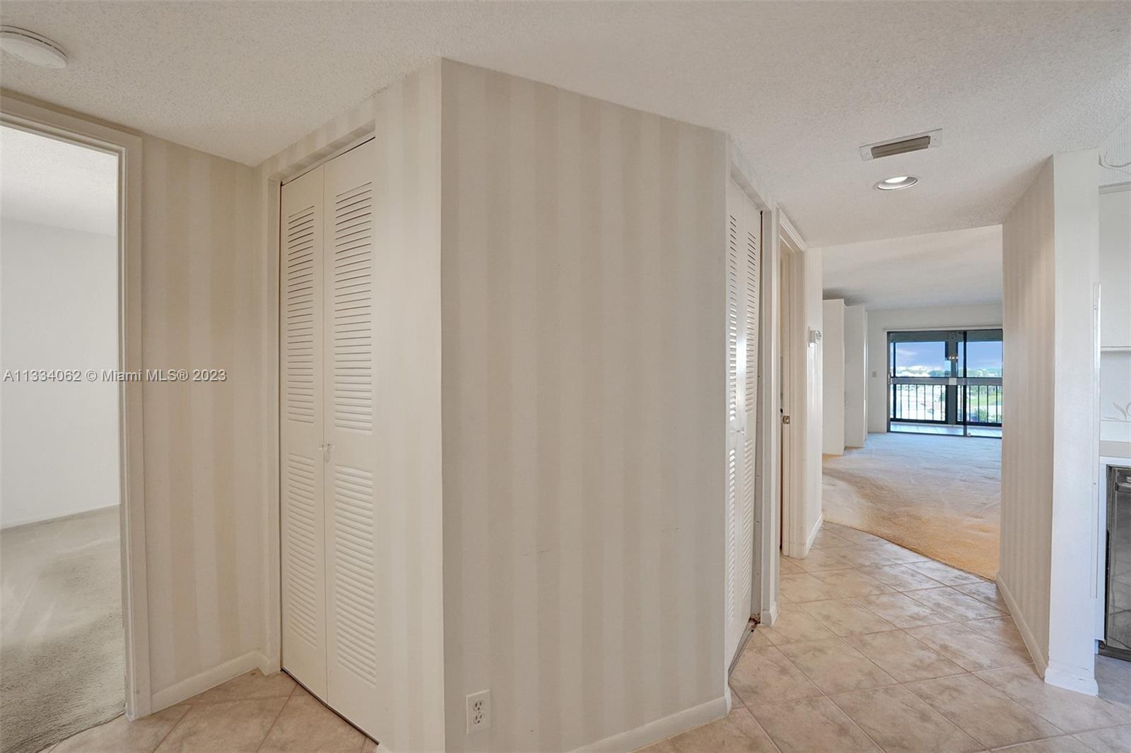 HUNTINGTON LAKES SEC FIVE - Residential