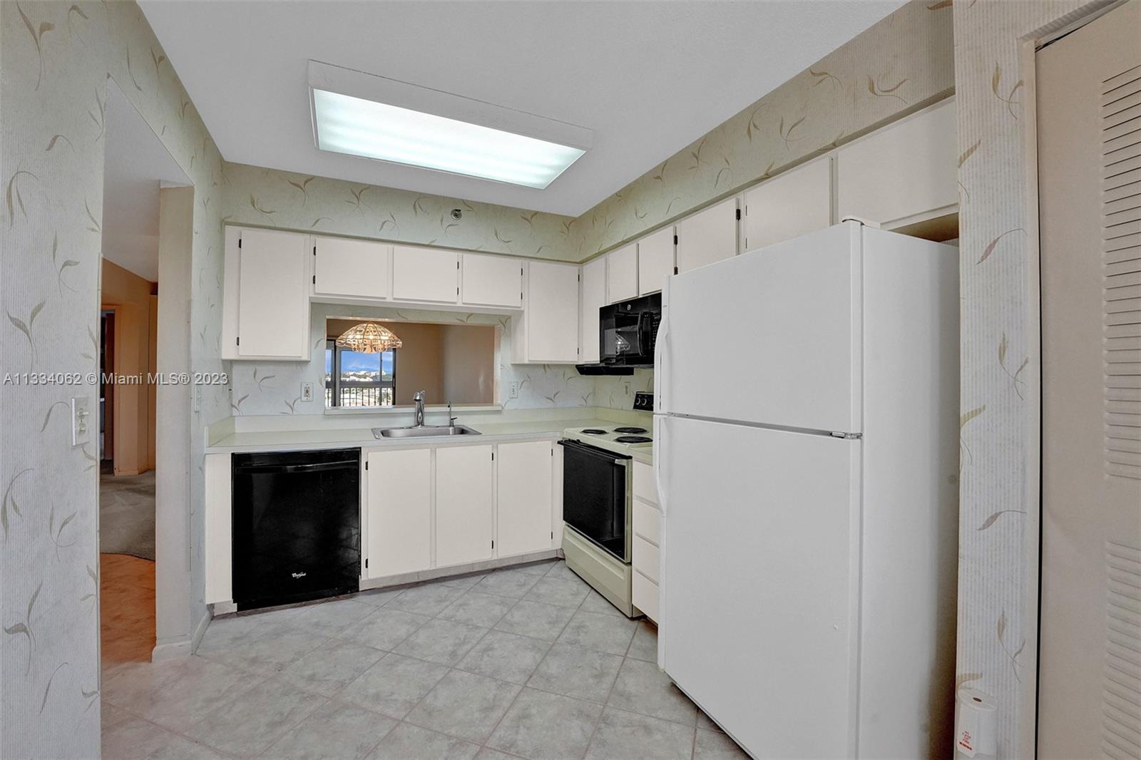 HUNTINGTON LAKES SEC FIVE - Residential