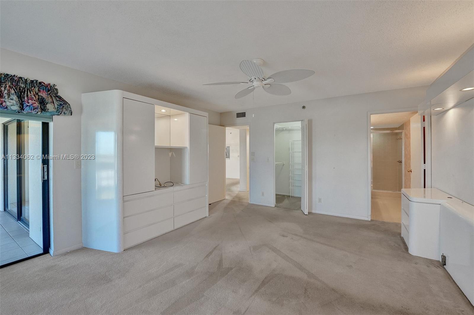 HUNTINGTON LAKES SEC FIVE - Residential