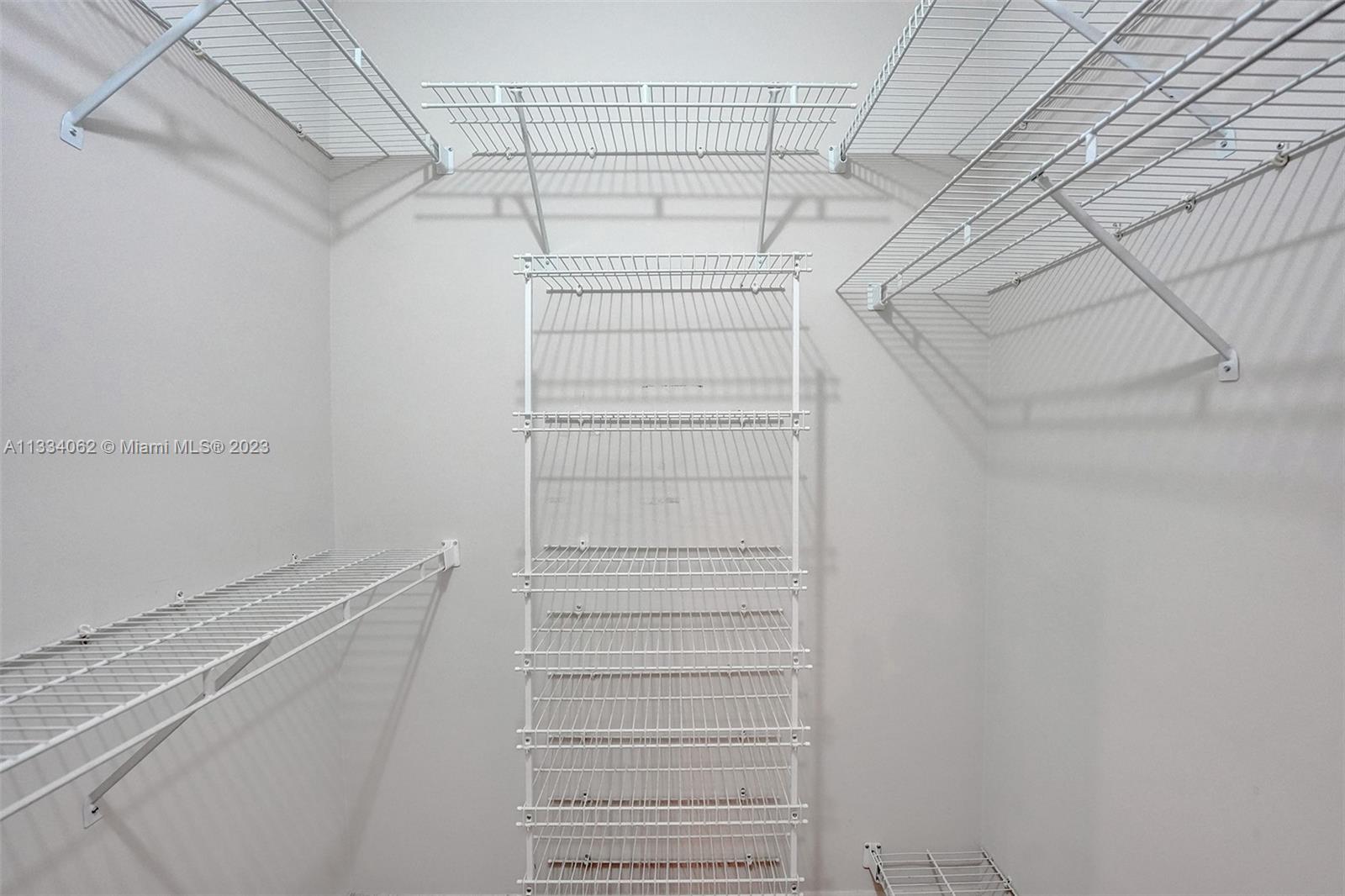 HUNTINGTON LAKES SEC FIVE - Residential