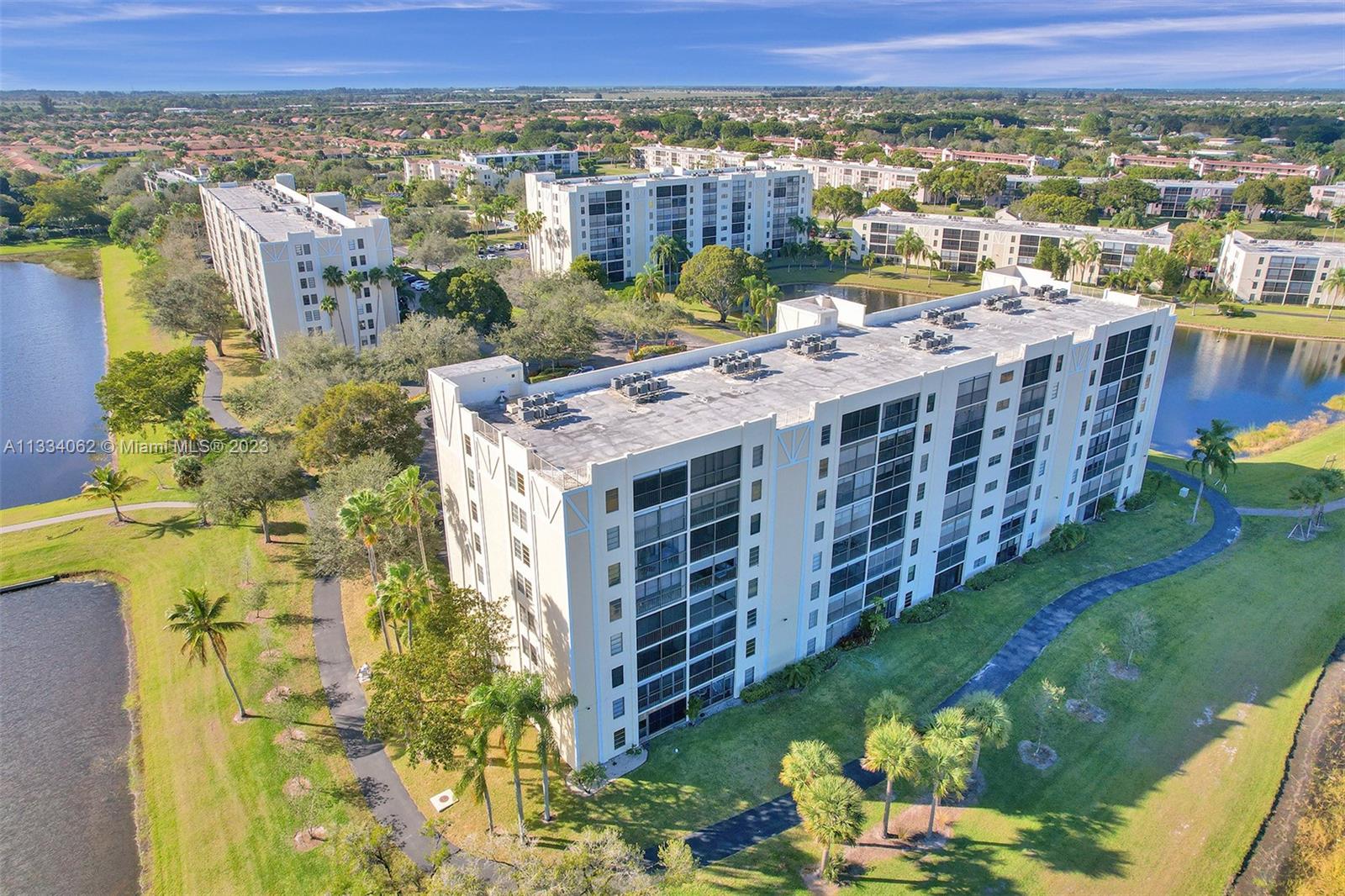 HUNTINGTON LAKES SEC FIVE - Residential