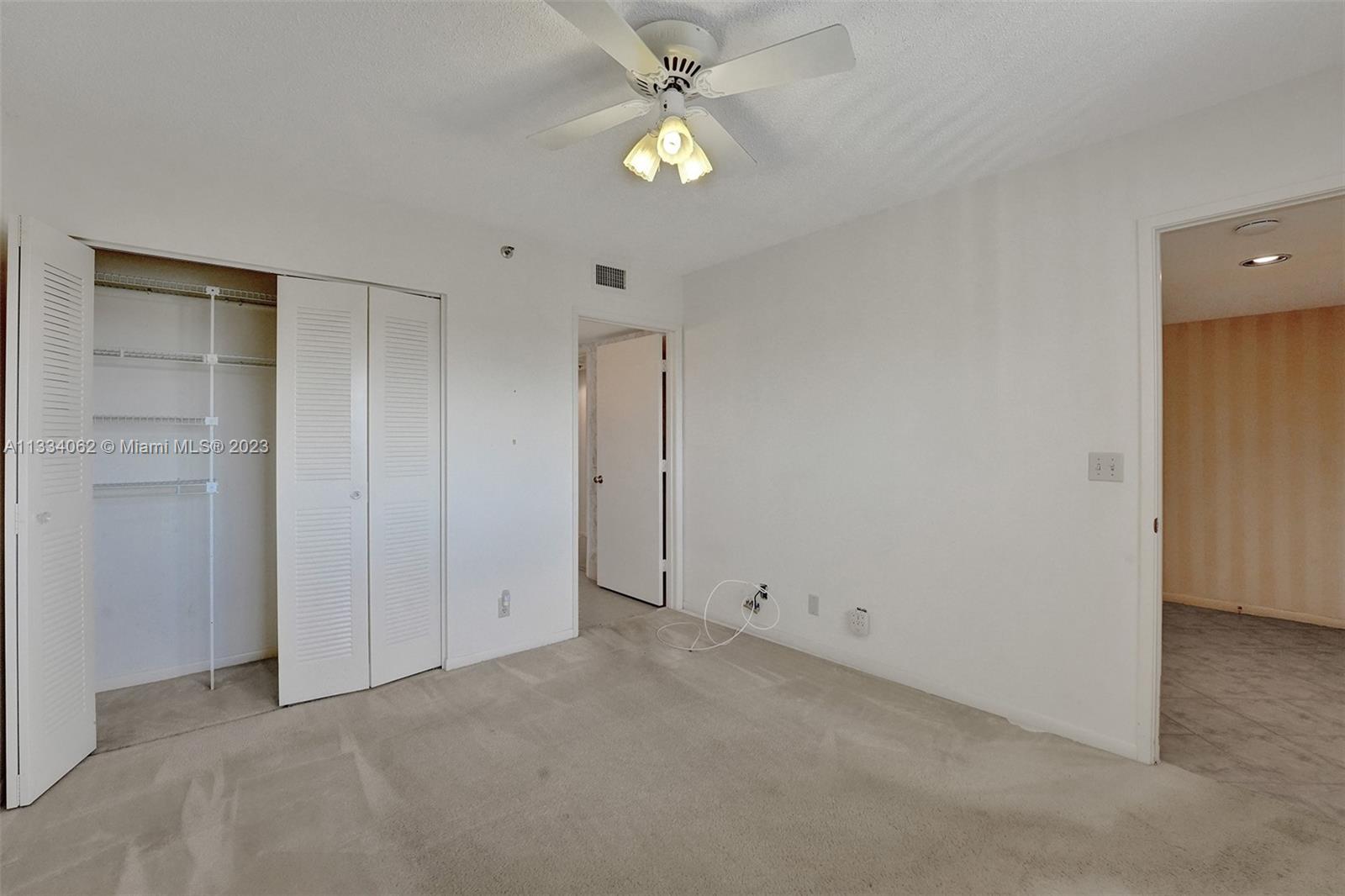 HUNTINGTON LAKES SEC FIVE - Residential