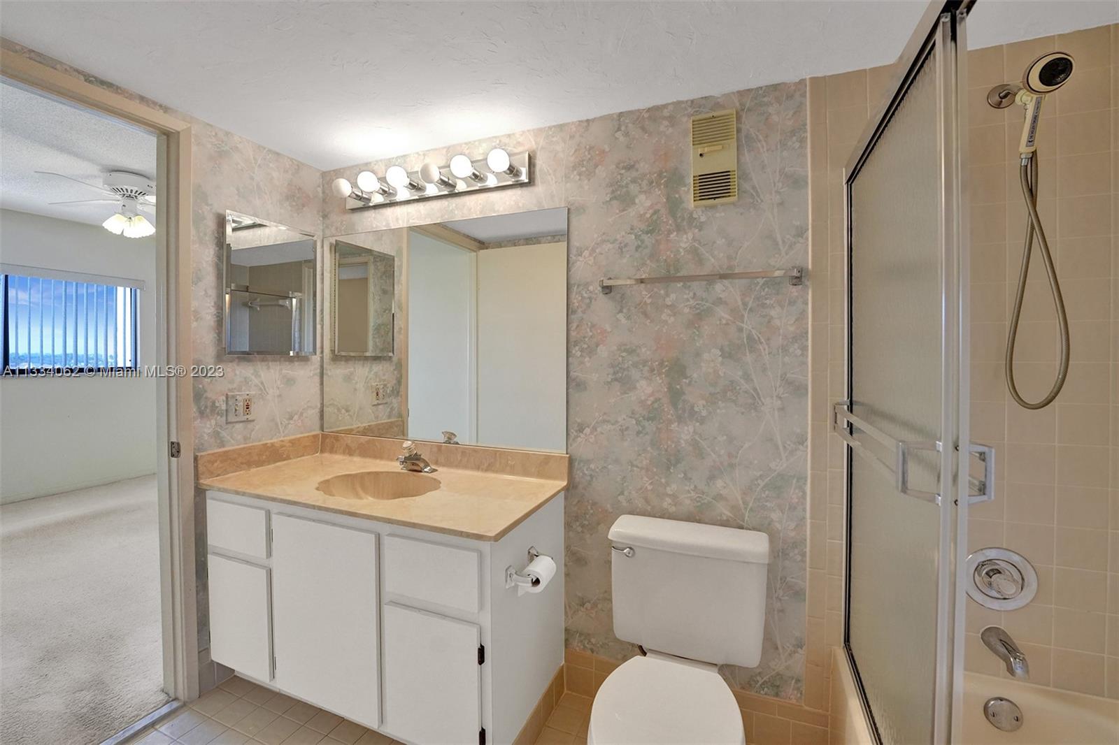 HUNTINGTON LAKES SEC FIVE - Residential