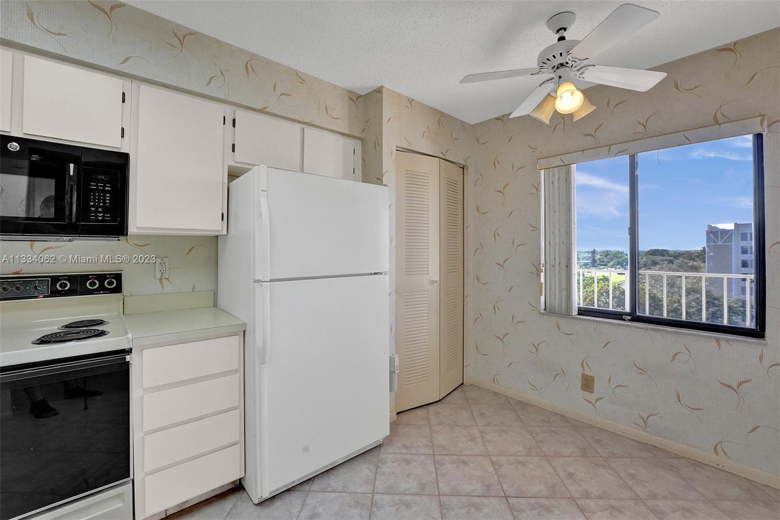 HUNTINGTON LAKES SEC FIVE - Residential