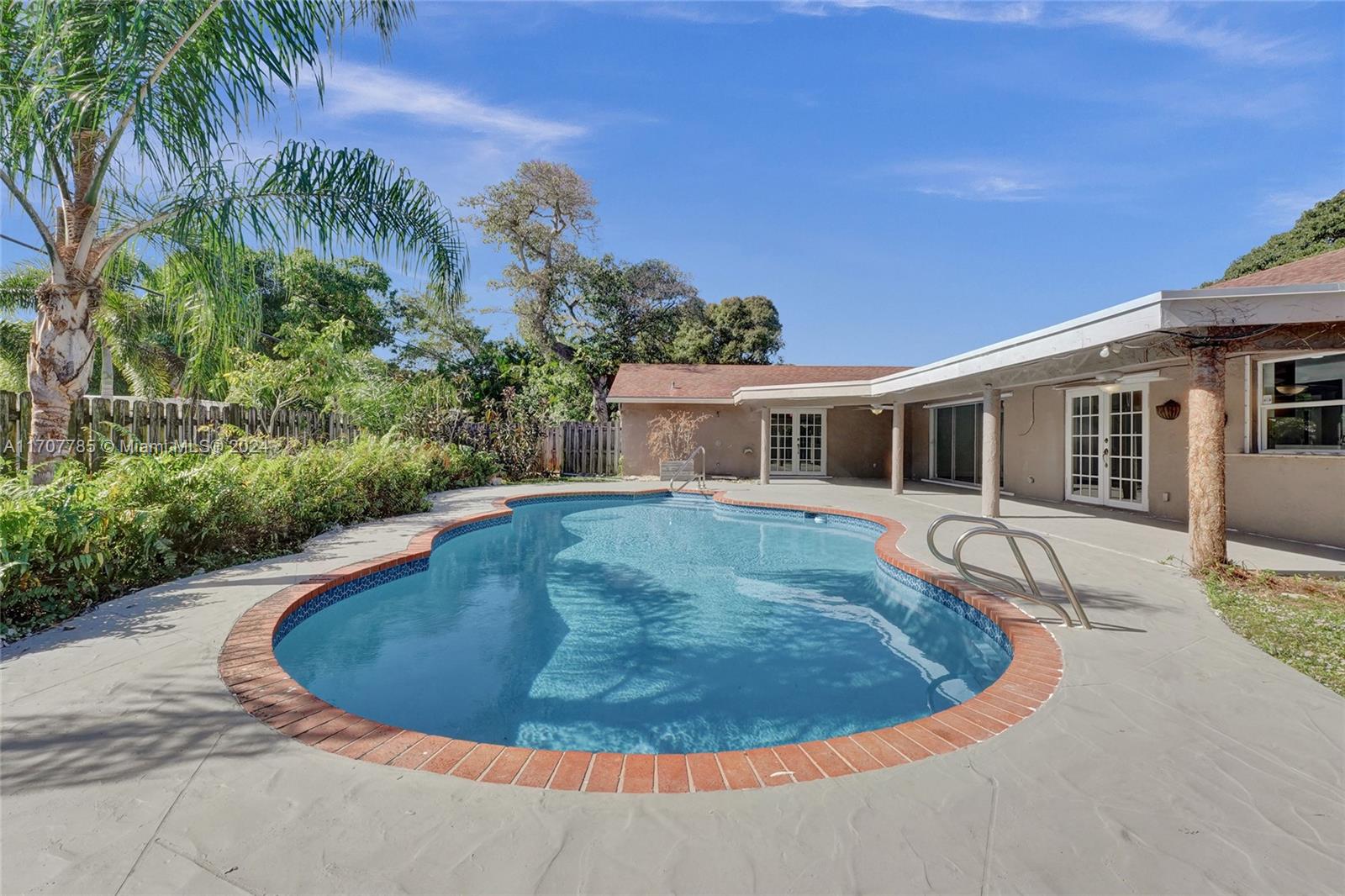 BRENTWOOD PARK - Residential