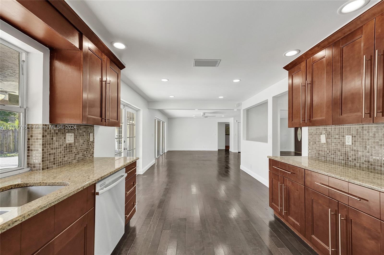 BRENTWOOD PARK - Residential