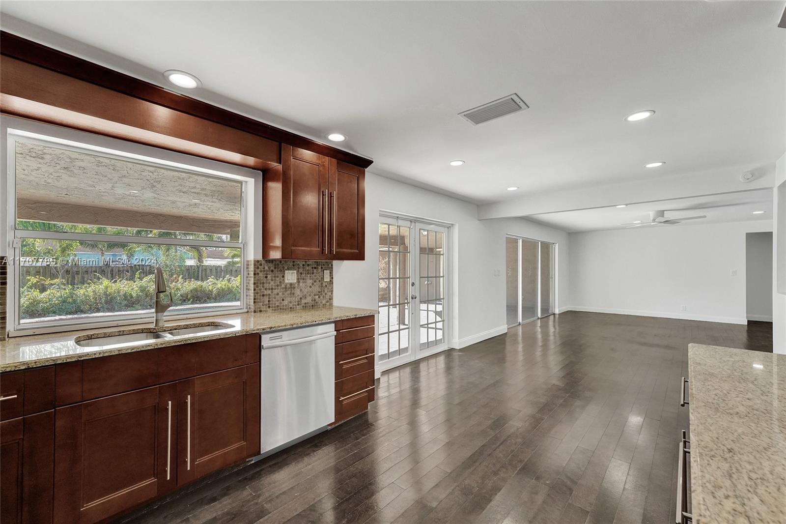 BRENTWOOD PARK - Residential