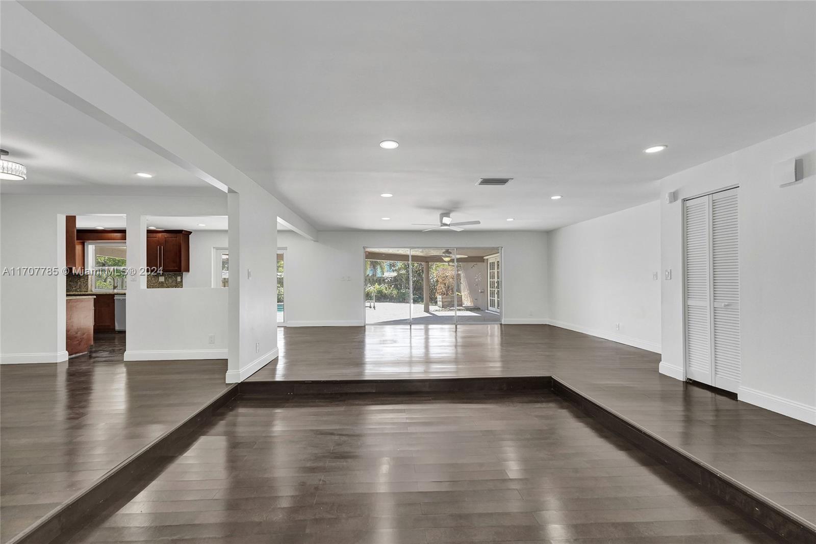 BRENTWOOD PARK - Residential