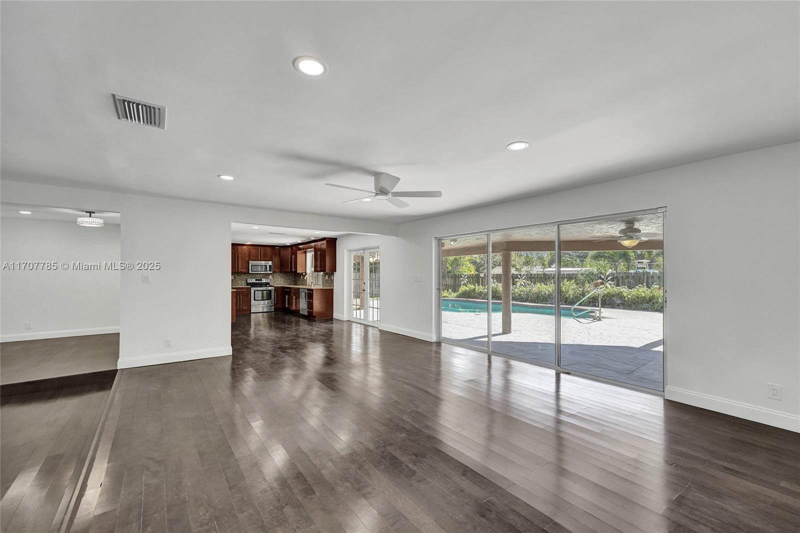 BRENTWOOD PARK - Residential