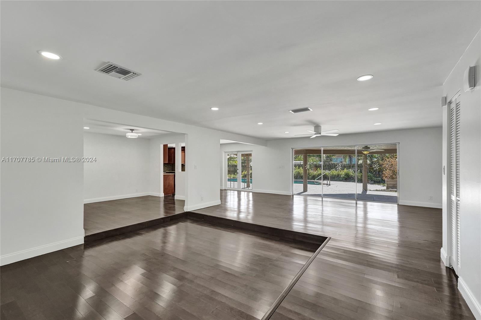 BRENTWOOD PARK - Residential