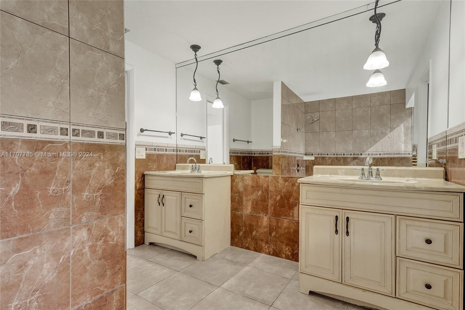 BRENTWOOD PARK - Residential