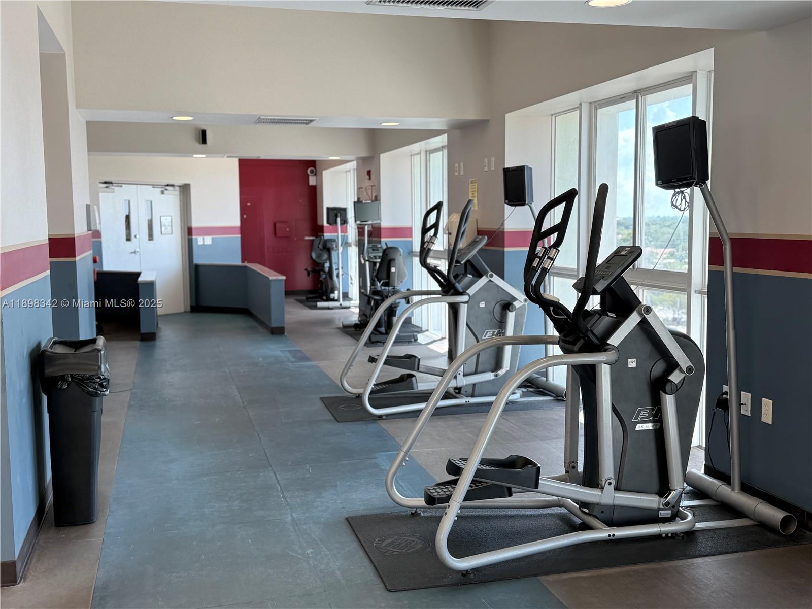 DOWNTOWN DADELAND CONDO N - Residential Lease