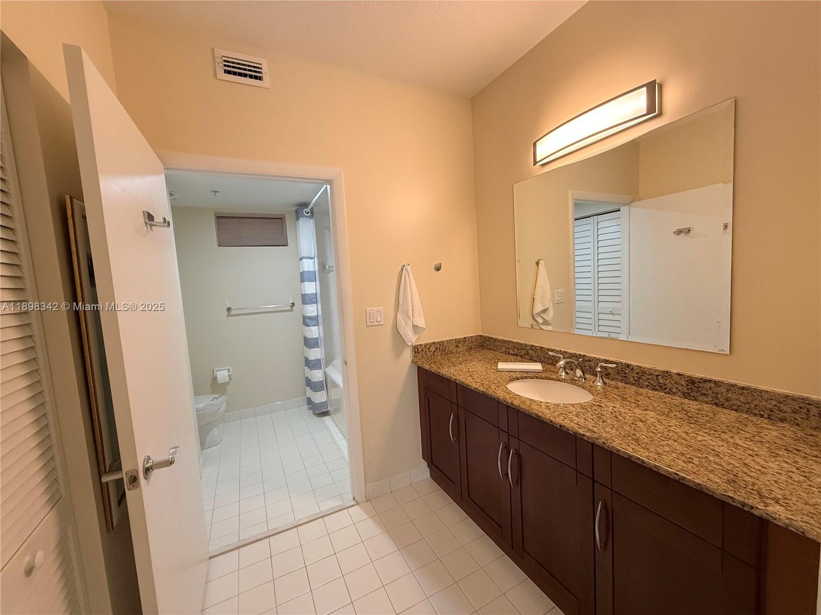 DOWNTOWN DADELAND CONDO N - Residential Lease