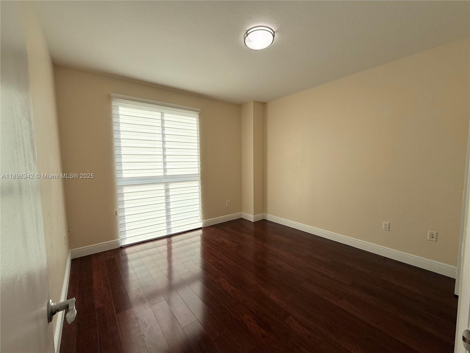 DOWNTOWN DADELAND CONDO N - Residential Lease